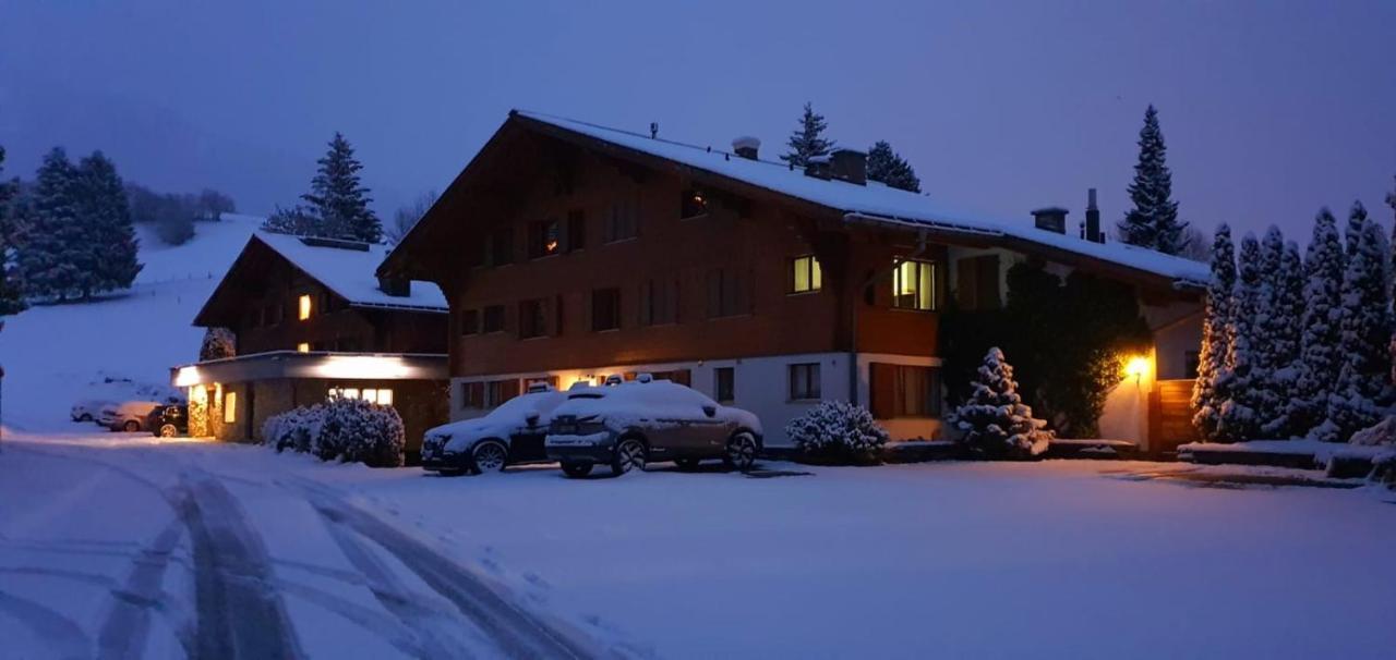 Hotel Alpine Lodge Gstaad Eksteriør bilde